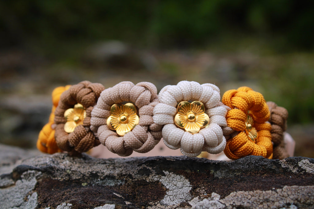 Set aus Blumenhalsband & geflochtener Leine "Golden Summer" personalisierbar