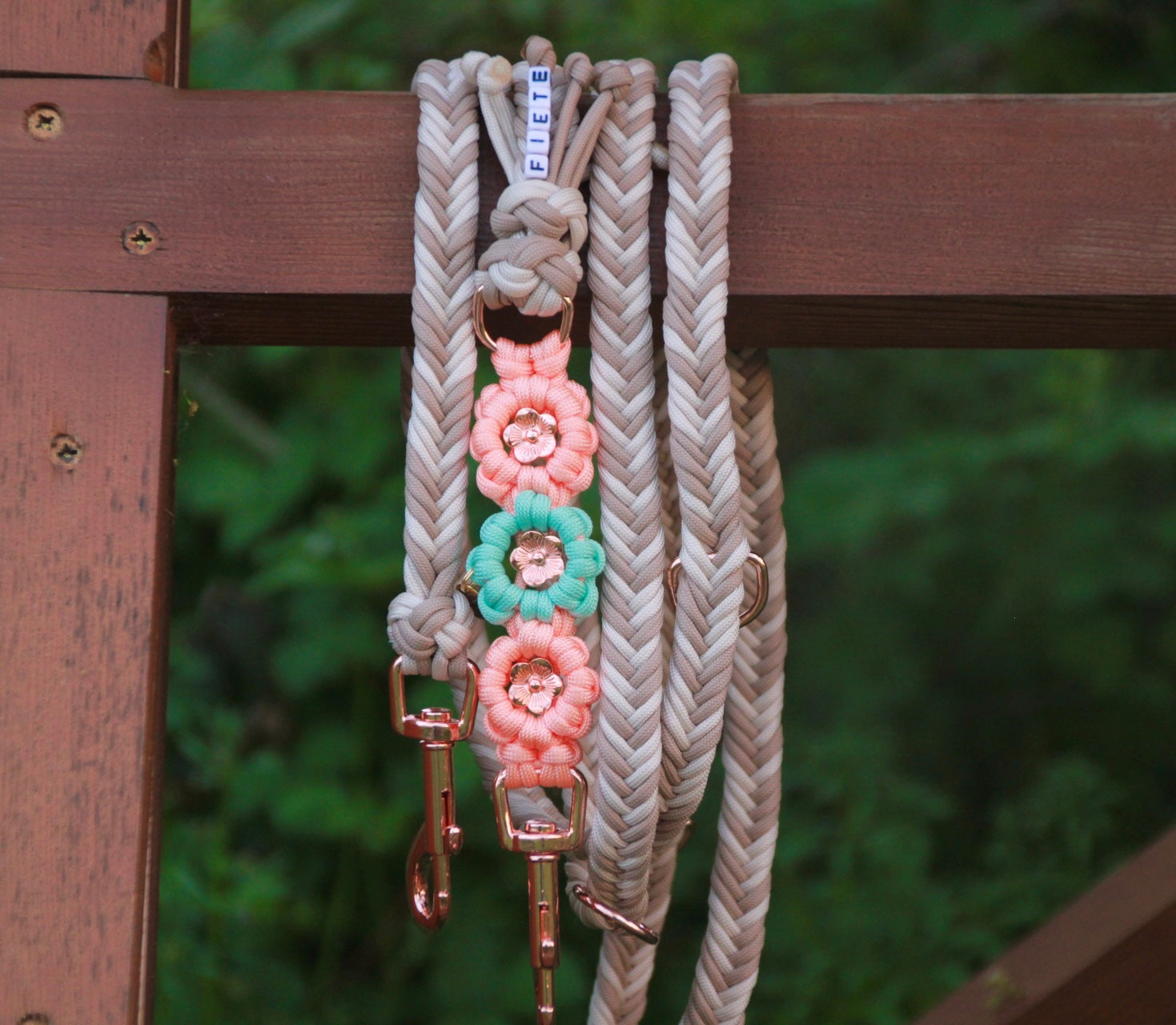 Hundeleine aus Paracord mit Blumen "Flowercord" selbst gestalten