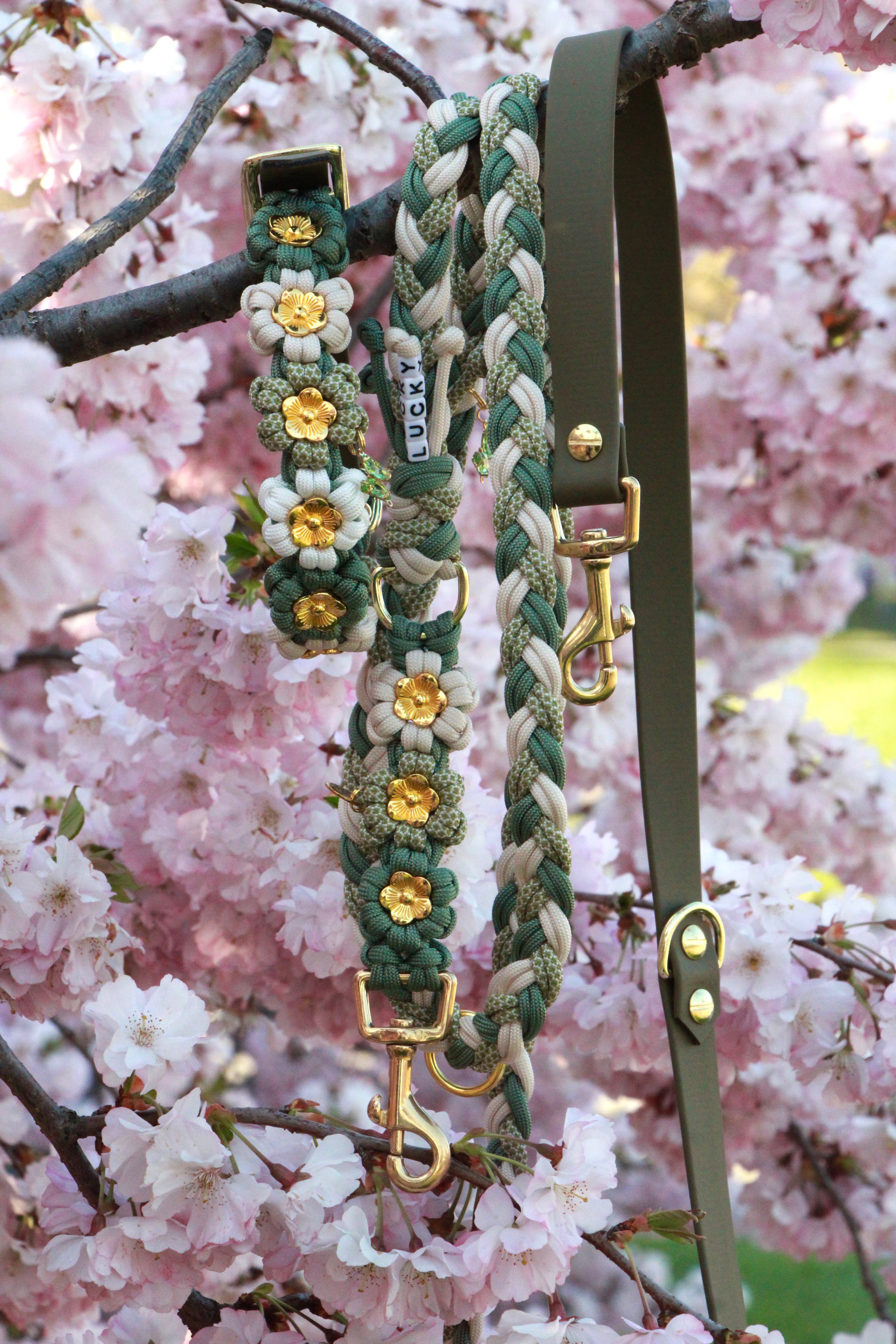 Set aus Blumenhalsband & Blumenleine "Green Whisper" personalisierbar