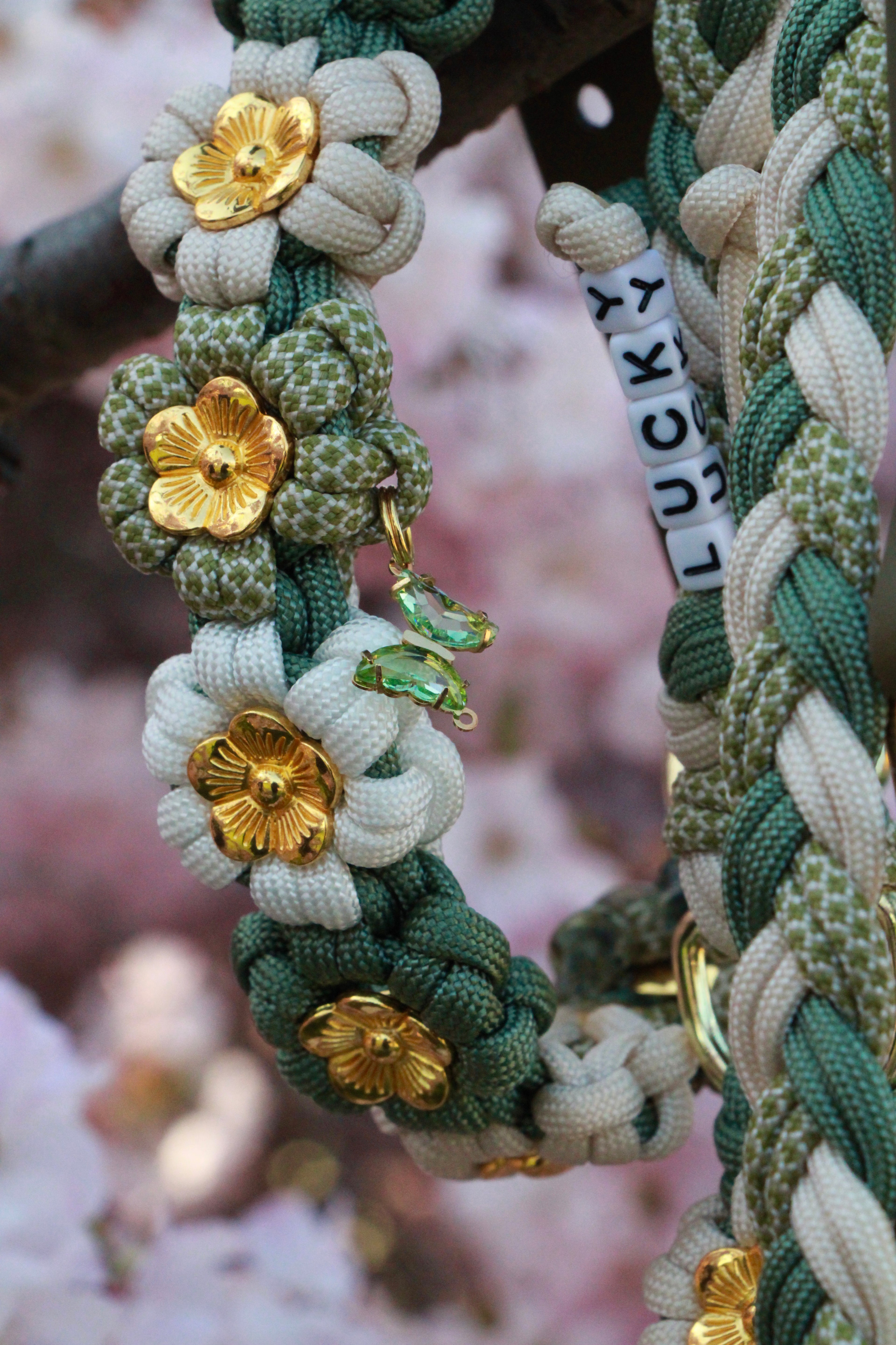 Set aus Blumenhalsband & Blumenleine "Green Whisper" personalisierbar