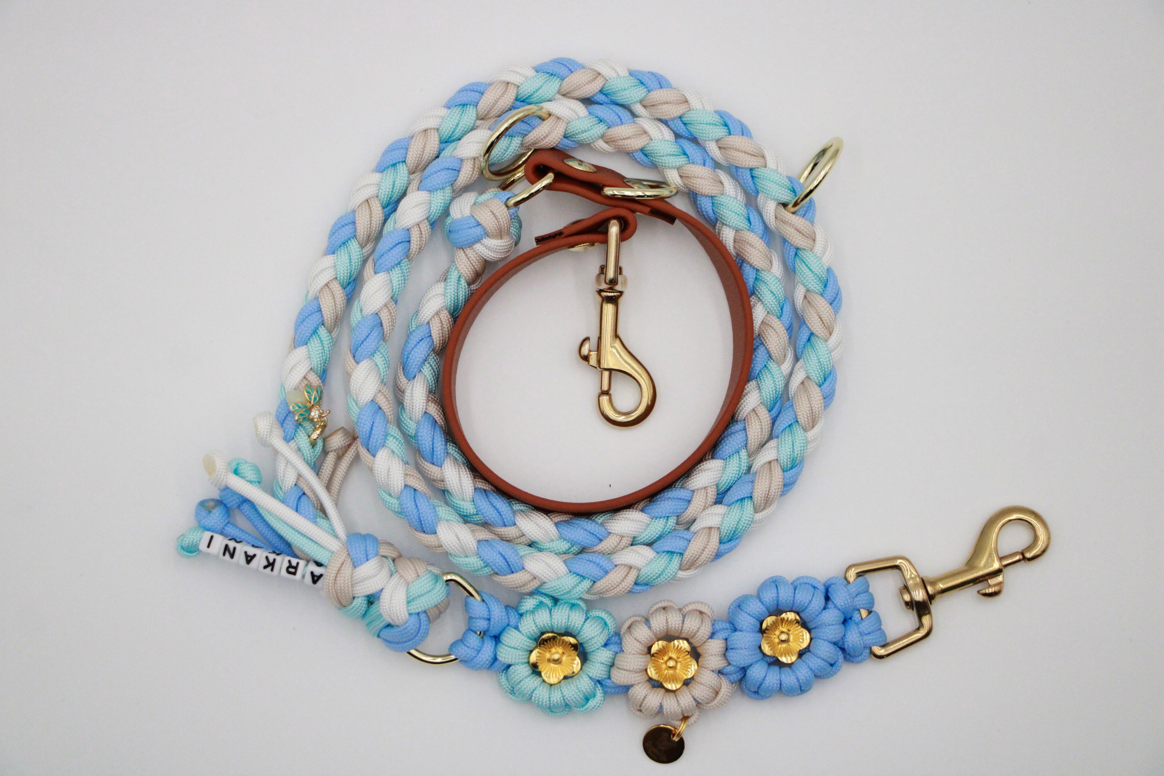 Set aus geflochtenem Halsband & Blumenleine "Polar Breeze" personalisierbar