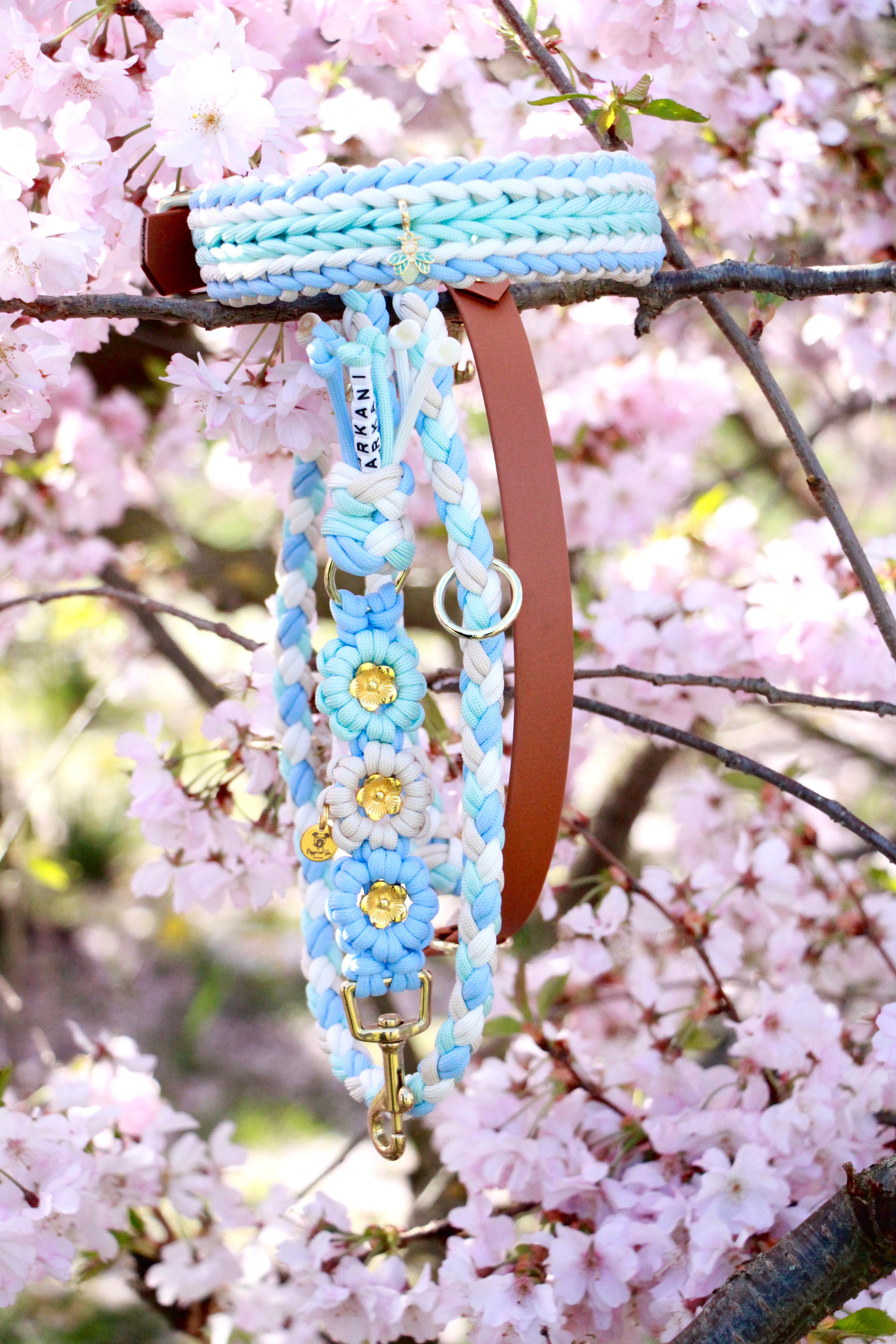 Set aus geflochtenem Halsband & Blumenleine "Polar Breeze" personalisierbar