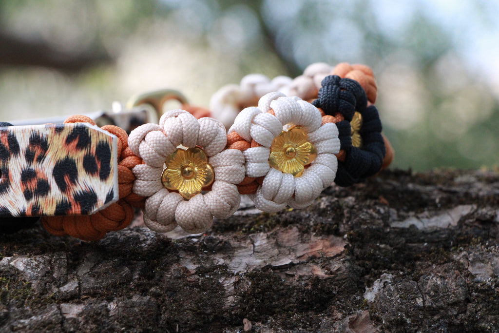 SOFORTKAUF Flower Halsband "Leo" mit Biothane® - Leoprint