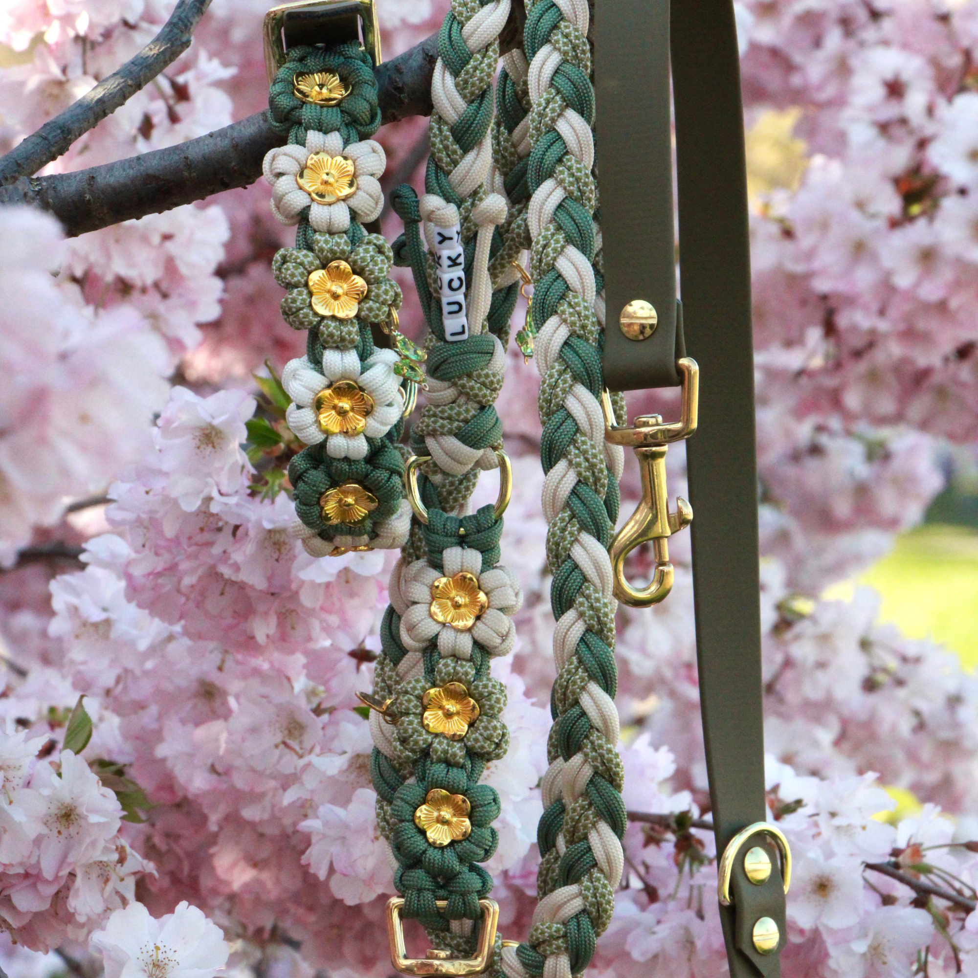 Set aus Blumenhalsband & Blumenleine "Green Whisper" personalisierbar